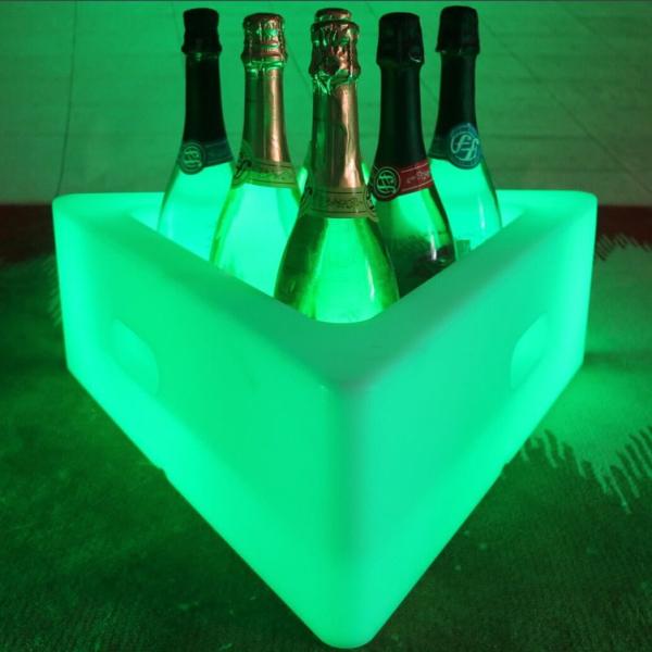 PE Plastic Triangular LED Ice Bucket 16 Colors Changing Rechargeable Lithium Battery