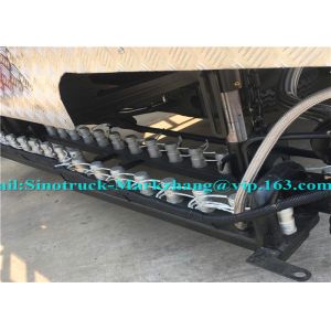 SINOTRUK HOWO12000L Asphalt Sprayer Equipment / Bitumen Sprayer Truck Automatic