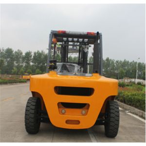 Japan Isuzu Engine or Xc6110 Engine Snsc 5 Ton Diesel Forklift for Customized