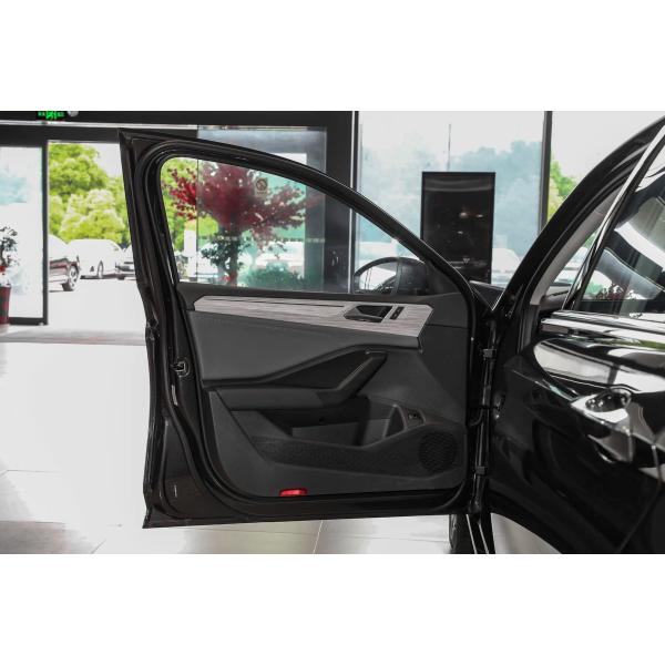 VW Sagitar 300TSI DSG Excellence Edition Gasoline Compact Vehicle 5-Seats Sleek Design