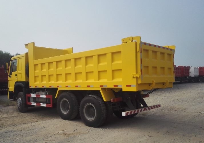 Low Price Widely Used HOWO 375HP 50ton Truck Dimensions 12 Tyres Tipper Truck for Sale