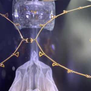 Feminine 18kt Yellow Gold Pendant Necklace