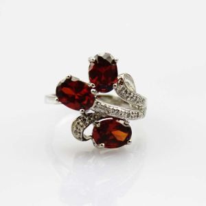 Fashion Jewelry 925 Silver Ring with Cubic Zircon Three Stones Ring(R0098)