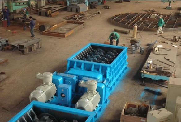 Compact Structure And High Efficiency Screen Double-Tooth Roller Crusher