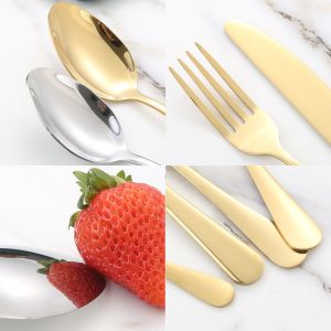 Customized Metal Cutlery Set Luxury Elegant 24 Piece Flatware Set