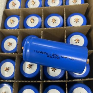 2000 Cycle Rechargeable IFR 32700 Battery 3.2v 6000mah Cylindrical Lifepo4