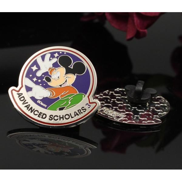 Customized zinc alloy brooch pin enterprise logo emblem staff cloisonne blue cartoon badge