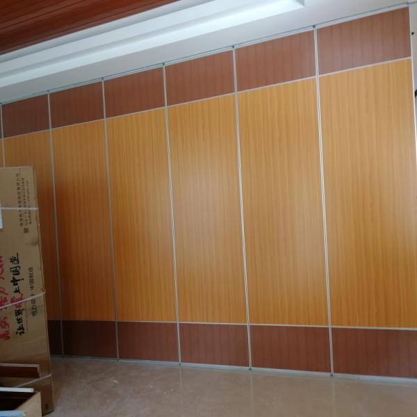Movable Wooden Soundproof Folding Partition Walls for Banquet Hall 3 1 / 4 inch Width
