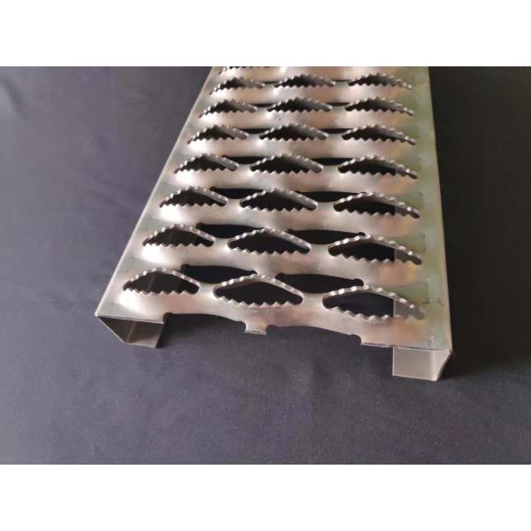 Industrial Mezzanines Diamond Safety Grating Aluminum Metal Stair Treads Anti Skid