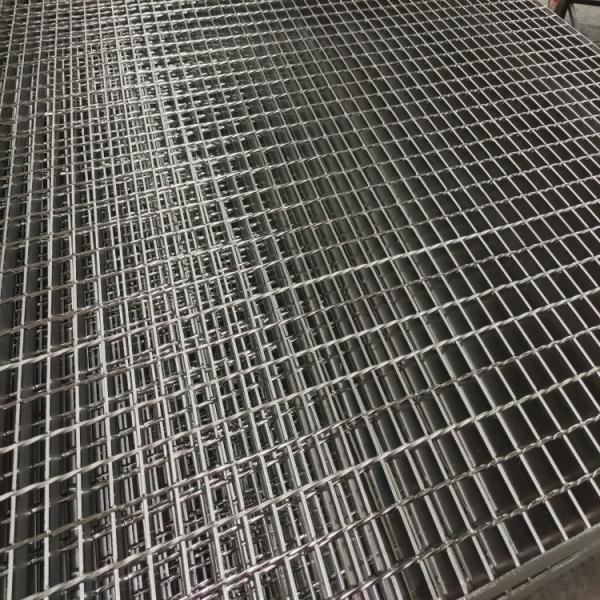 Buy Q235 / S235jr Heavy Duty Welded Galvanized Steel Grating at wholesale prices