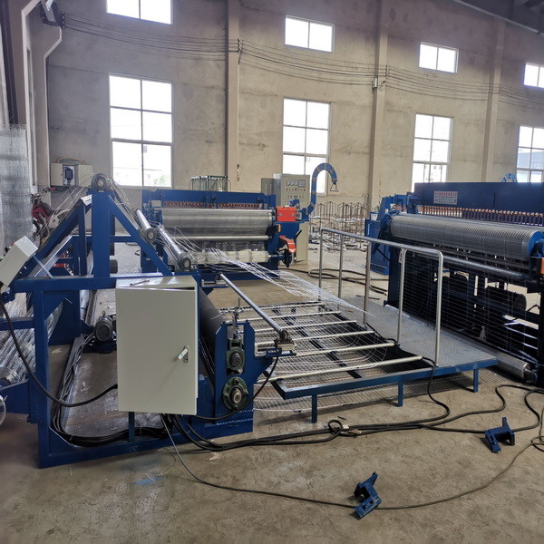 Buy Galvanized Automatic Chicken Cage 100mm Fence Mesh Welding Machine at wholesale prices