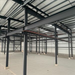 China Customizable Prefab Workshop with C or Z Type Purlin and Bolt Connection on sale