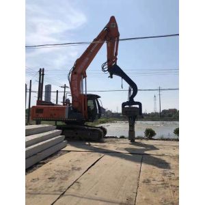 2500rpm Pile Driving Wheel Excavator 6 To 8 Meter Sheet Piles
