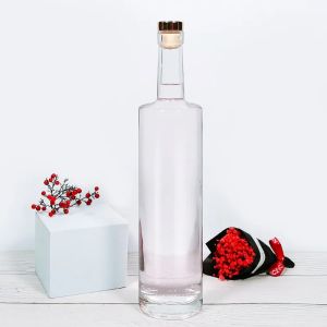 China Sleek Appearance 750ml Custom Glass Bottle for Liquor Gin Brandy Rum Vodka and Spirit on sale