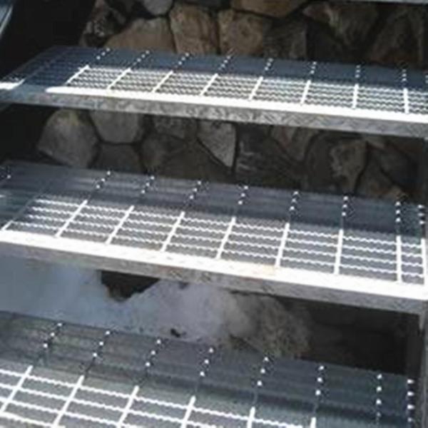 Buy Safety Q235 Silver Color 2mm Galvanized Steel Grating For Stair Tread at wholesale prices