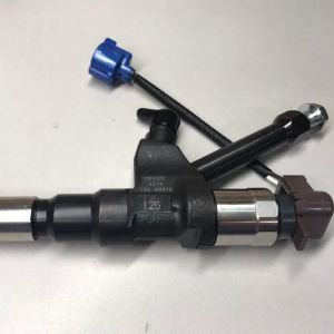 New Diesel Fuel Injector 095000-5215 0950005215 For HINO P11C 23670-E0351