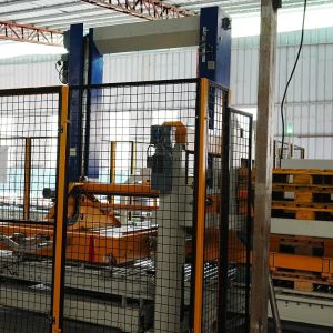 Robotic Palletizing System That Marshals First and Then Palletizer for Beverage Lines