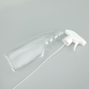 Smooth Round PET Plastic Spray Bottle With Classic Design Transparent Color.