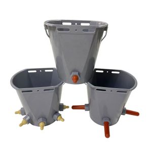Rubber Mountable Livestock Lamb Milk Bucket Feeder With Galvanized Spike