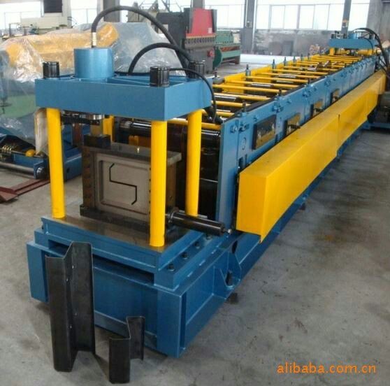 Buy 18-20Mpa Gcr 15 Z Purlin Roll Forming Machine With 15 Rows Rollers / PLC Vector Inverter at wholesale prices