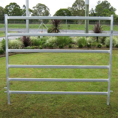 Buy Farm1.8m Square Tube Cattle Panel Fence Galvanized Customized at wholesale prices