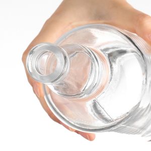 200ml Flat Glass Bottle for Vodka Whiskey Gin Sealing Type customize Quick