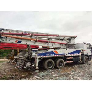 2011 Zoomllon 38m on Benz Benz Concrete Pump with Cylinder Type Structure