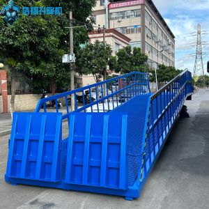 China High Guardrail Large Load Capacity Standard Blue Hydraulic Dock Ramp For Connecting Forklifts And Trucks on sale