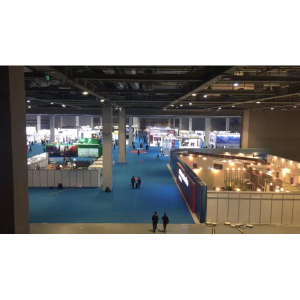 Car Model LR3 Fuel Tank Filler LR053666 as picture shows for easy replacement