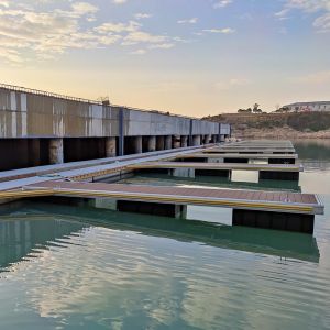 300 Kgs/Sqm Marine Aluminum Gangways Durable Jetty HDPE Modular Pontoon