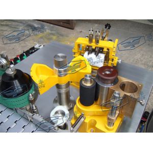 Round Glass Jar Automatic Labeling Machine High Speed Wet Glue