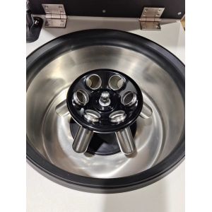 Low Speed Refrigerated Microprocessor Benchtop Centrifuge Machine In 5000rpm