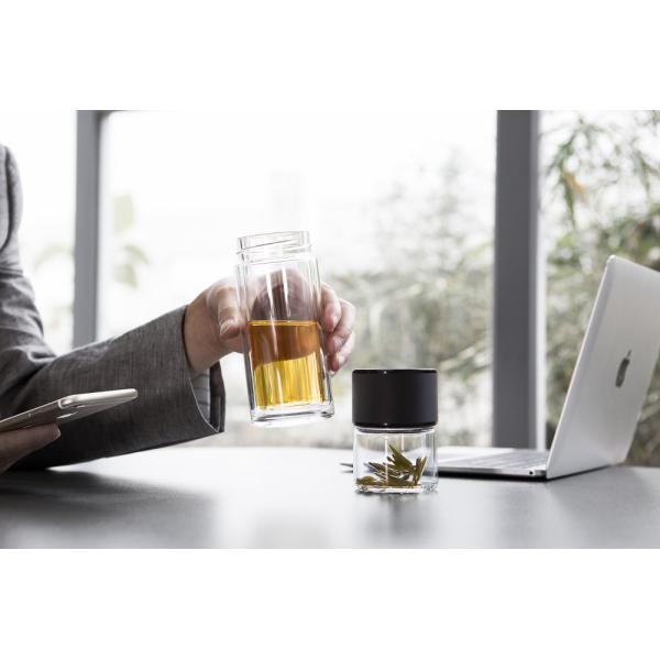 Clear Borosilicate Glass Water Filtration Pitcher Bottle Stainless Steel Infuser For Office