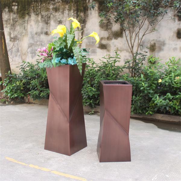 Outdoor flower planters standing metal cylinder flower pot