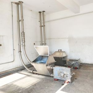 Customized stainless steel tube chain conveyors are suitable for grain,