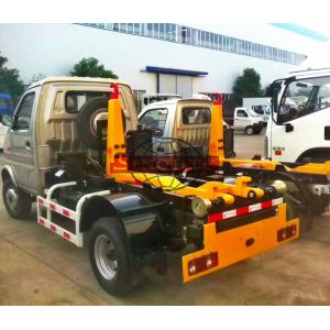 Rear Hydraulic Hooklift Waste Collection Trucks 3m3 - 5m3 Body Volume