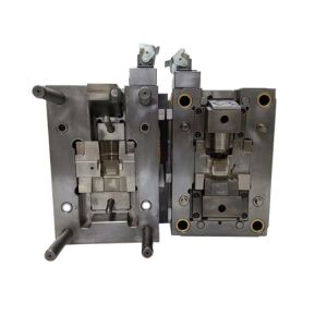 Professional SKD61 S136 Peek Molding Plastic Injection Moulds