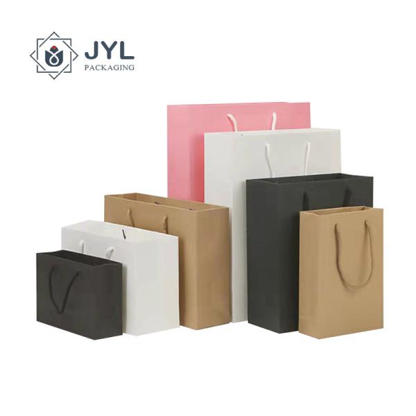 Thicken Ribbon Handle Paper Bag , Moistureproof Packaging Bags For Cosmetics