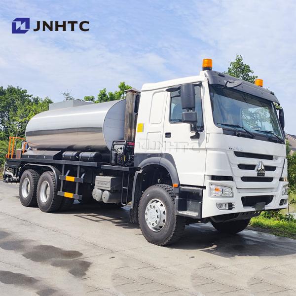 Buy HOWO Intelligent Bitumen Spreader Asphalt Spraying Equipment Trucks 6X4 336HP For Sale at wholesale prices