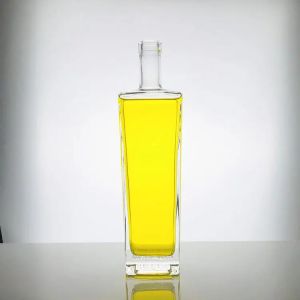 Cosmetic Packing 750ml Capacity Glass Bottle for Alcohol Vodka Whisky Custom