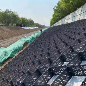 HDPE Geocell GM445-150mm Slope Stabilization for Highway Embankments In Japan