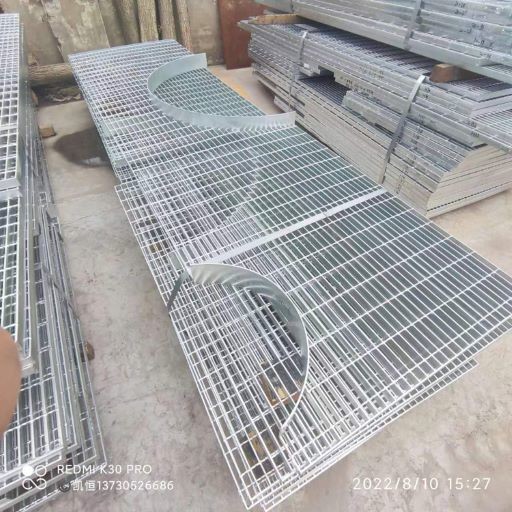 Buy Platform Q235 Carbon Galvanized Steel Grating Customized Special Shaped at wholesale prices