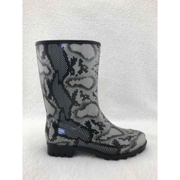 Non Slip Women's Rain Boots PVC Outsole Tall Style Waterproof Gardening Boots