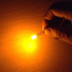 5mm LED Light Emitting Diode 600nm Orange Color 10000mcd Clear Lens Round Shape