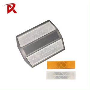 72x27x3.8mm Cat Eyes 8g Road Reflector For Plastic Stud Raised Pavement Marker