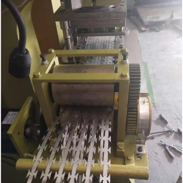 380V Frontier Defense 2.5mm Razor Barbed Wire Machine
