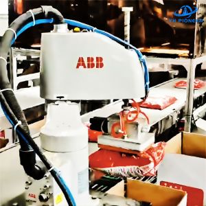 High Efficiency Bag Case Packer Machine 3 PH 380V 50HZ For Streamlined