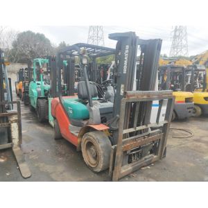 Good Condition Triplex Stage with Side Shifter 3ton Fd30t-16fd30t-17 Komatsu