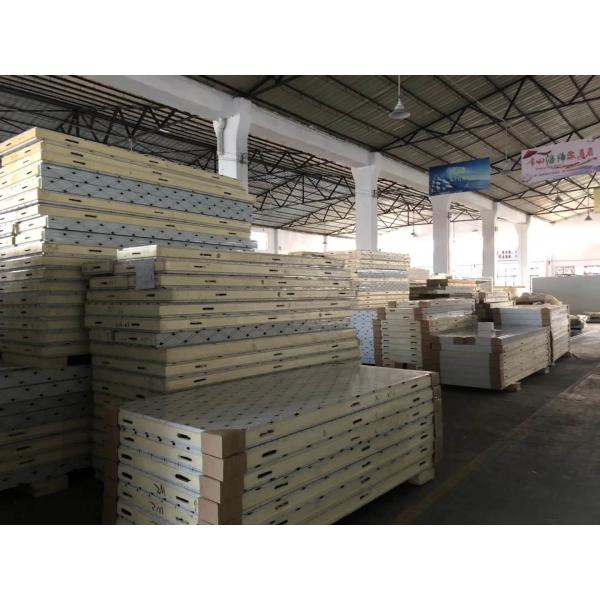 Buy Hinge Or Sliding Door PU Sandwich Panel For Cold Room With -45~20℃ 42kg/㎡ at wholesale prices