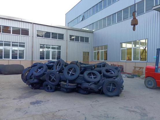 STS Yokohama Type Pneumatic Rubber Ship Bumper Fender With Chain And Tire Net